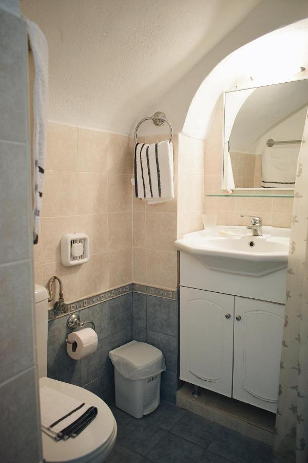 Yi Artistry 1-Bedroom Medieval Holiday House Kalamoti Ngoại thất bức ảnh