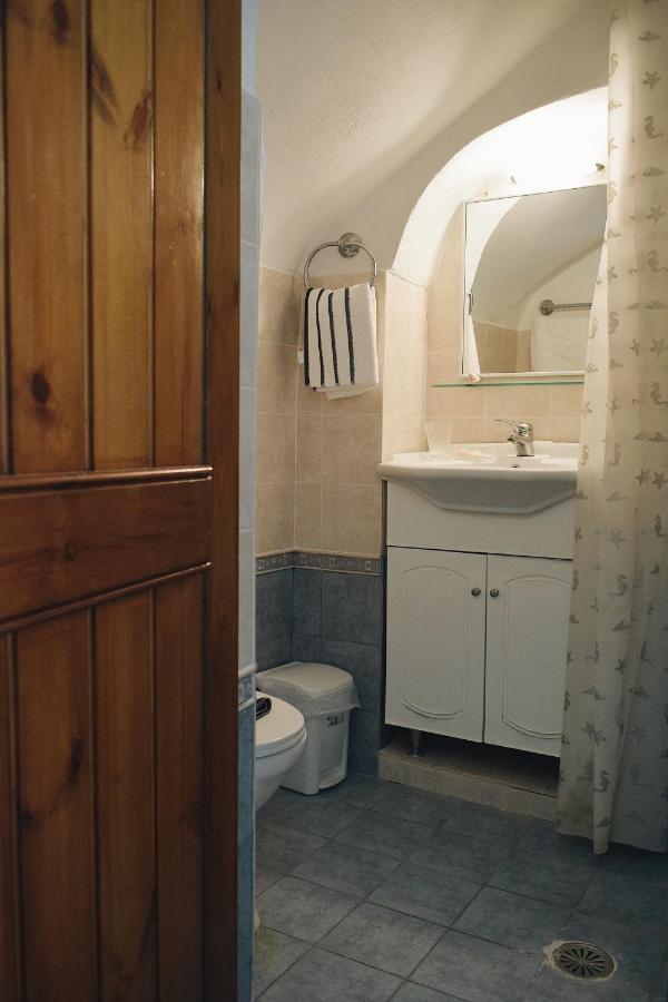 Yi Artistry 1-Bedroom Medieval Holiday House Kalamoti Ngoại thất bức ảnh