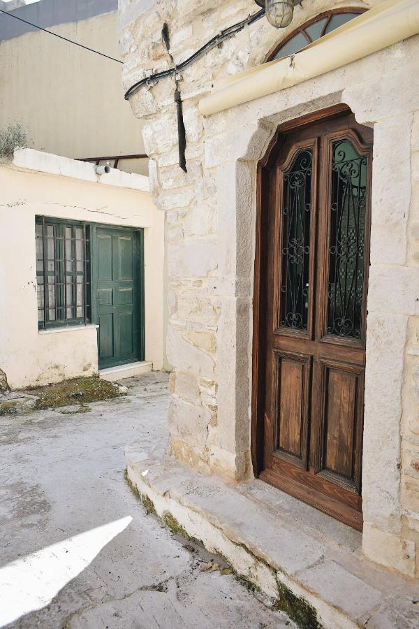 Yi Artistry 1-Bedroom Medieval Holiday House Kalamoti Ngoại thất bức ảnh